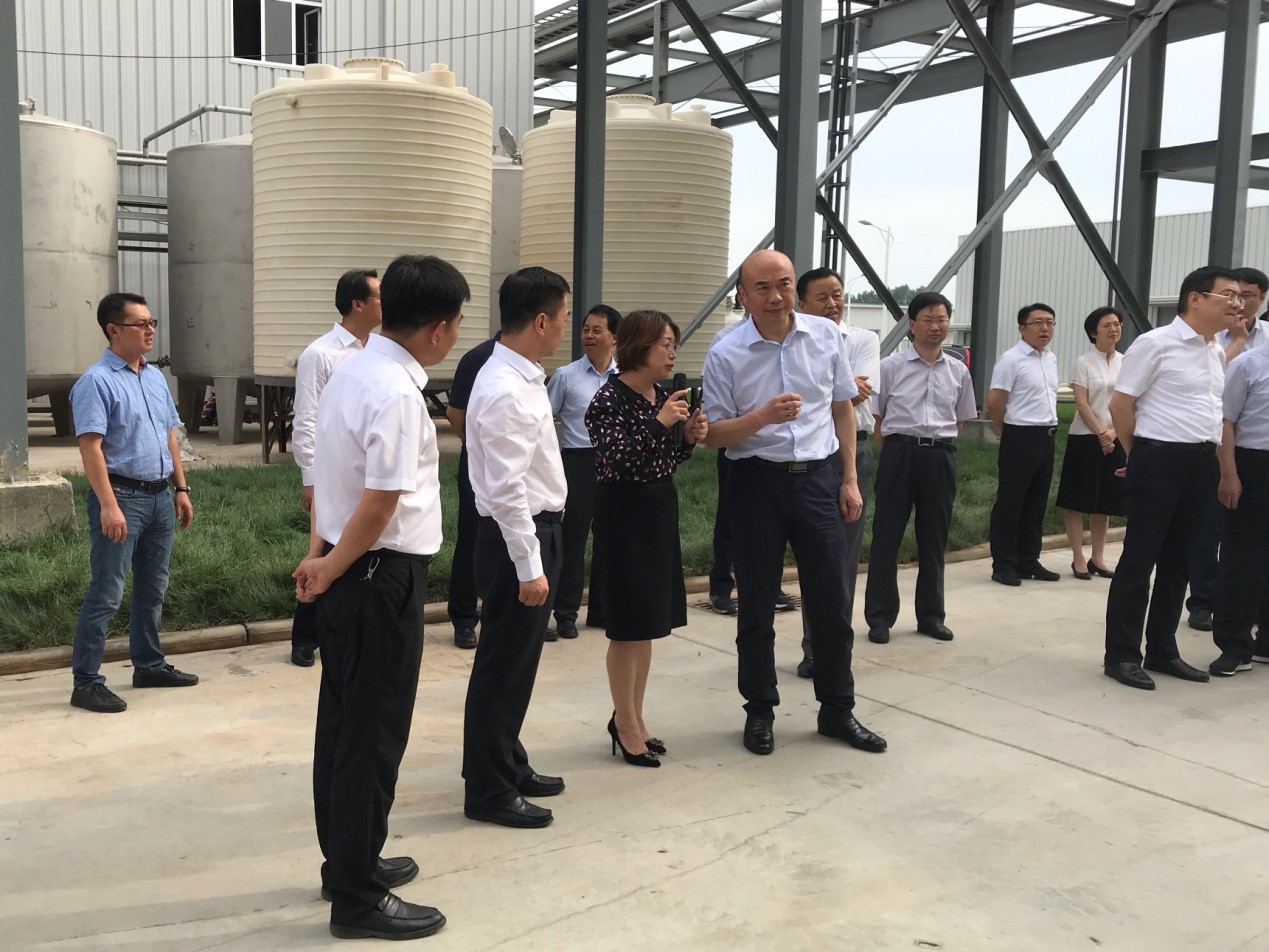刘国中省长一行观摩蒲城耀彩网科技建设项目