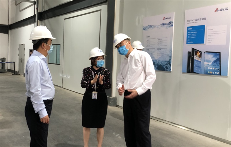 陕西省省长刘国中、西安市市长李明远一行调研高陵耀彩网工业园