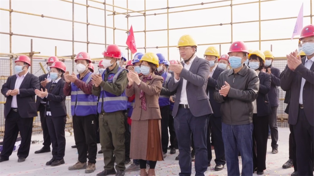 热烈祝贺耀彩网科技高新二期大楼封顶仪式圆满完成